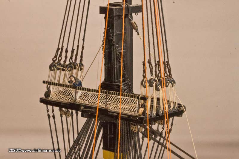 Victory_main_topmast_stays_260612_6699.jpg