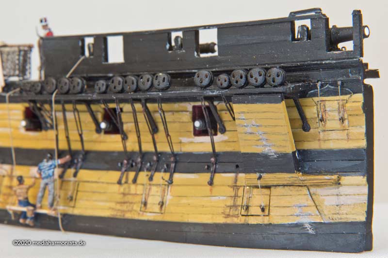 Vaisseau HMS Victory Exploration de quoi qu´on peut faire :-) ... 1/100ème Réf 80897  Victory-4er-1805-Detail-201228_5841