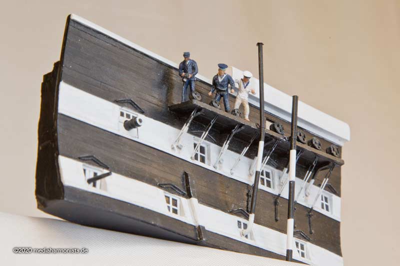 Vaisseau HMS Victory Exploration de quoi qu´on peut faire :-) ... 1/100ème Réf 80897  Victory-4er-1910-Detail-201228_5698