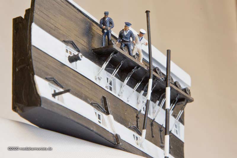 Vaisseau HMS Victory Exploration de quoi qu´on peut faire :-) ... 1/100ème Réf 80897  Victory-4er-1910-Detail-201228_5700