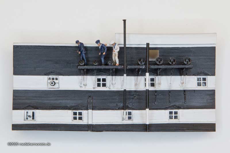 Vaisseau HMS Victory Exploration de quoi qu´on peut faire :-) ... 1/100ème Réf 80897  Victory-4er-1910-platte-201228_5412