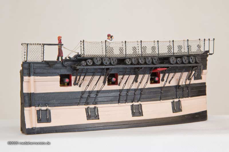 Vaisseau HMS Victory Exploration de quoi qu´on peut faire :-) ... 1/100ème Réf 80897  Victory-4er-2020-Detail-201228_5675
