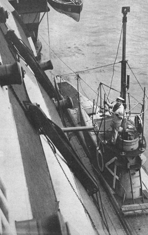 Vaisseau HMS Victory Exploration de quoi qu´on peut faire :-) ... 1/100ème Réf 80897  Victory_1910_C64